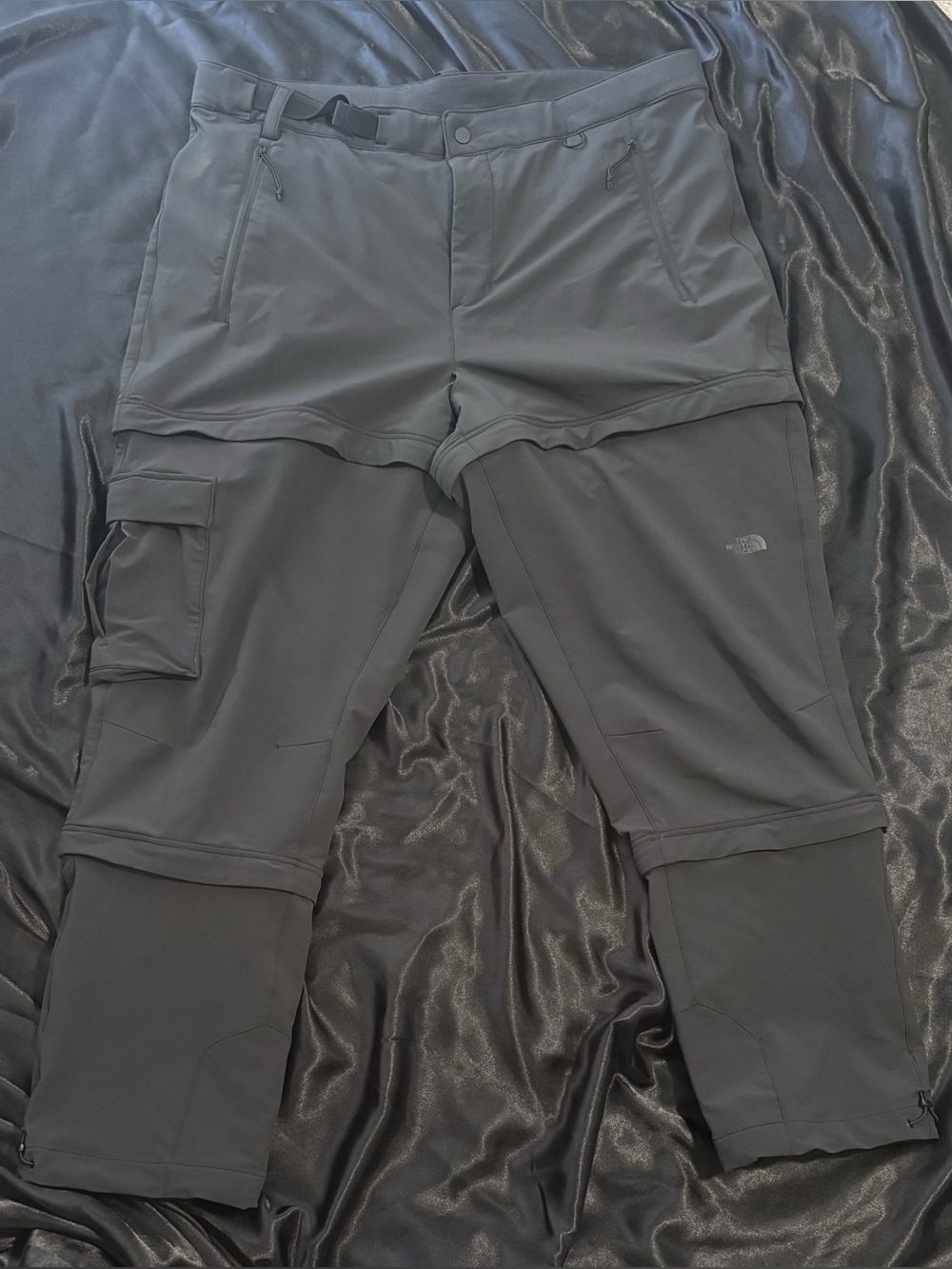 The North Face Womens Black Convertible Hiking Zip-Off Pants